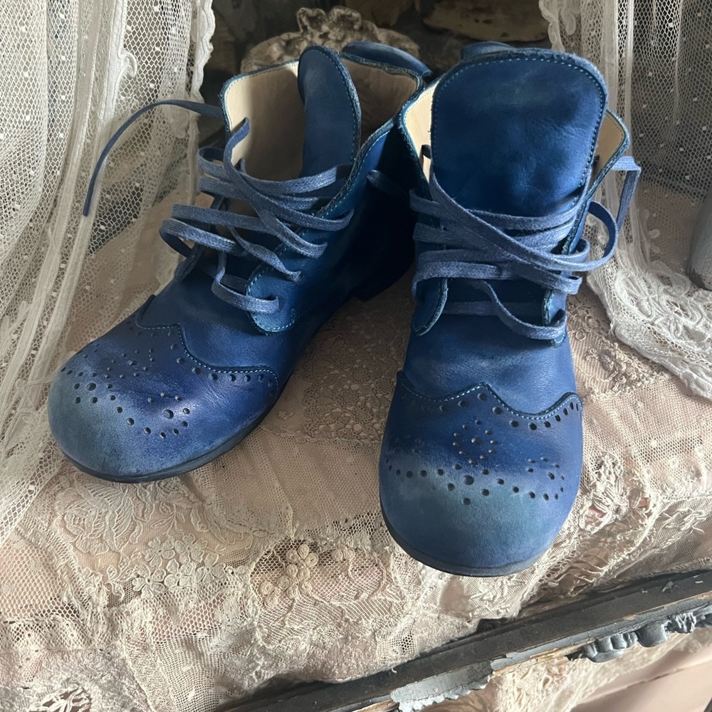 Kolena 88 shoes